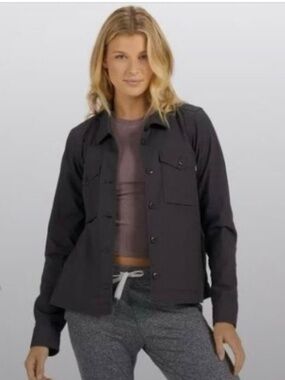 Vuori Women's Ripstop Jacket Black Sz: S $60